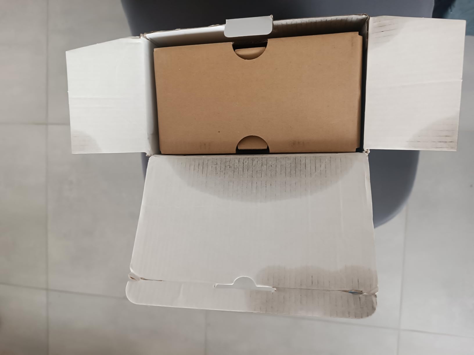 Arrivato senza accessori completi